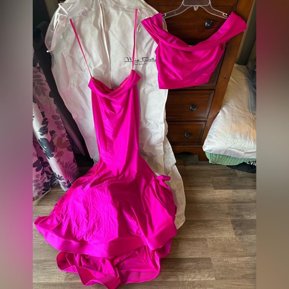 PROM DRESS - Picture 3 of 6